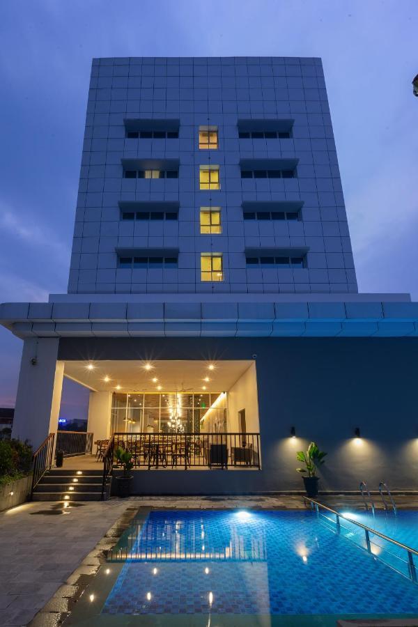 Hotel Santika Pasir Koja Bandung Luaran gambar